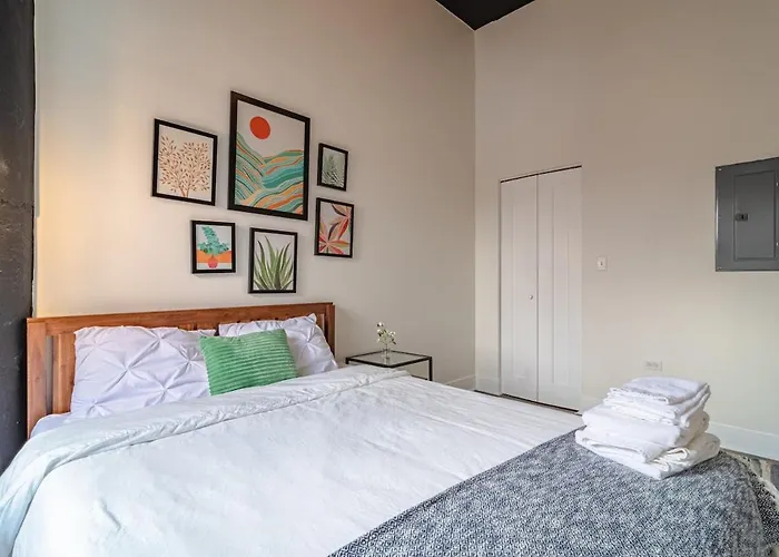 Appartement Mccormick Place Huge 2br Cozy Loft With Optional Parking Sleeps 8 Near Soldier Field And Grant Park Chicago