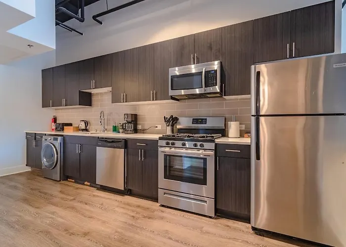 Mccormick Place Huge 2br Cozy Loft With Optional Parking Sleeps 8 Near Soldier Field And Grant Park